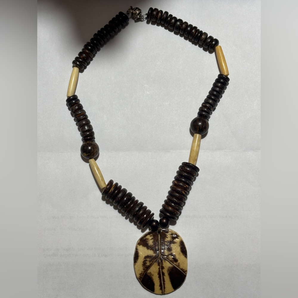 Elegant Brown and Cream Beaded Necklace